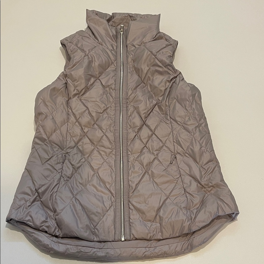Athleta Gray Quilted Responsible Down Vest with Zipper